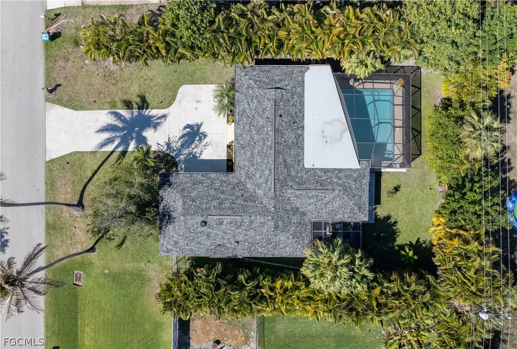 913 SE 26th Terrace Cape Coral FL 33904