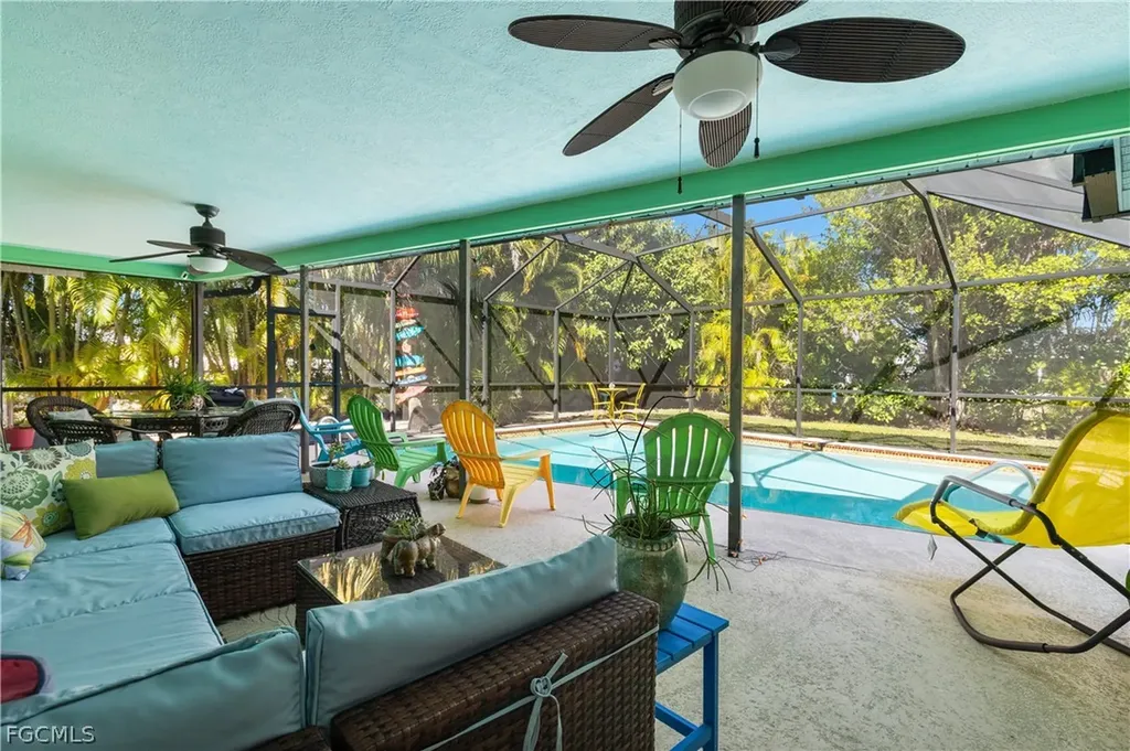 913 SE 26th Terrace Cape Coral FL 33904