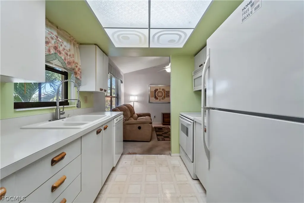 8340 Charter Club Circle Fort Myers FL 33919