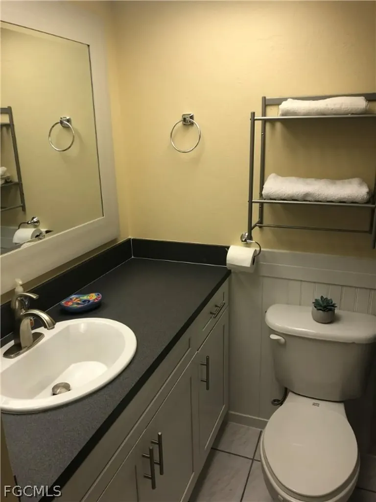 1031 SE 9th Street Cape Coral FL 33990