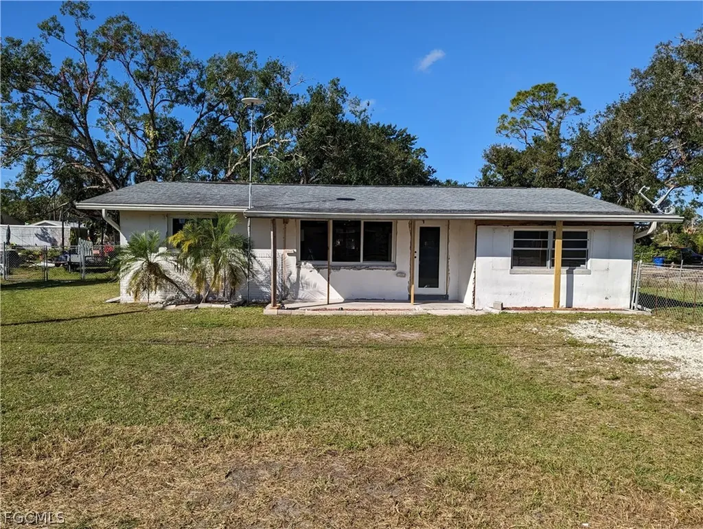 1802 Atlantic Avenue North Fort Myers FL 33903