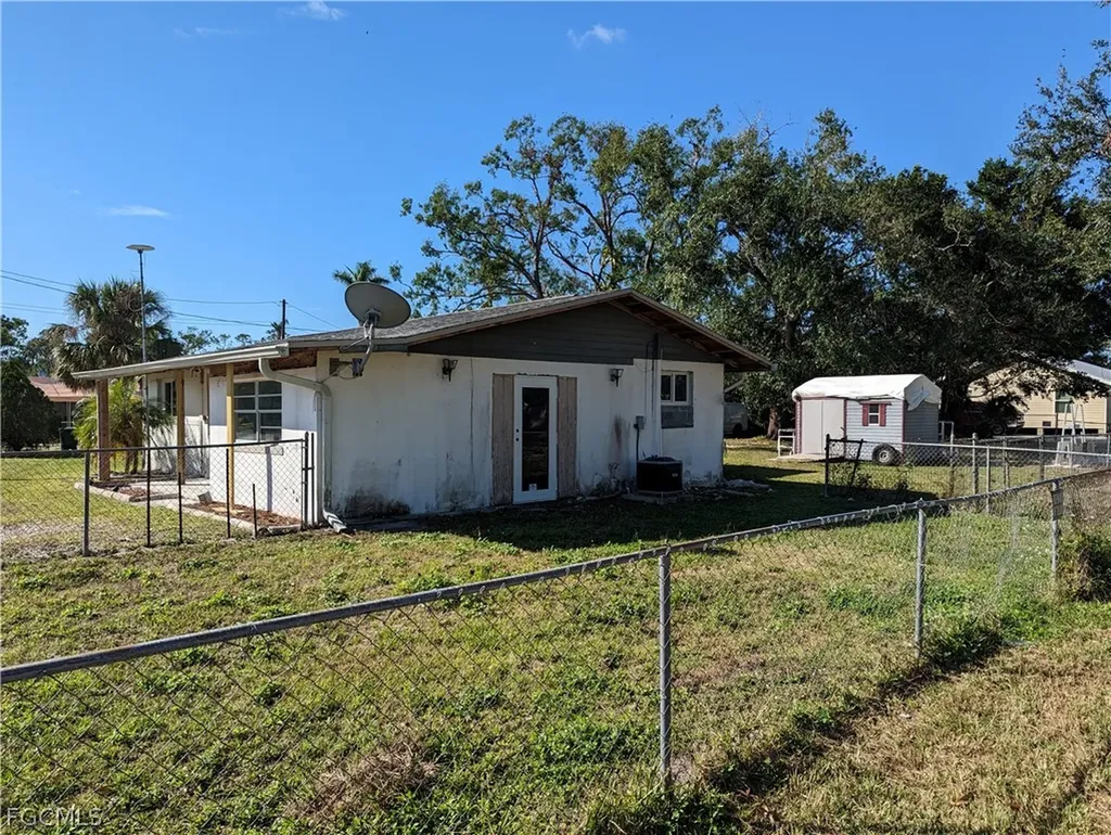 1802 Atlantic Avenue North Fort Myers FL 33903