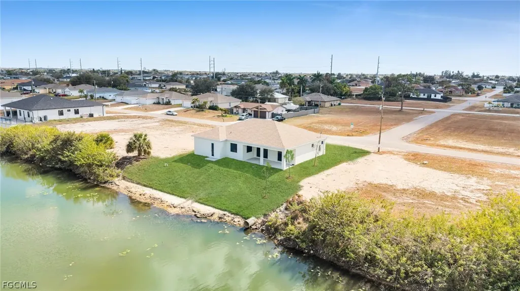 351 NE 25th Street Cape Coral FL 33909