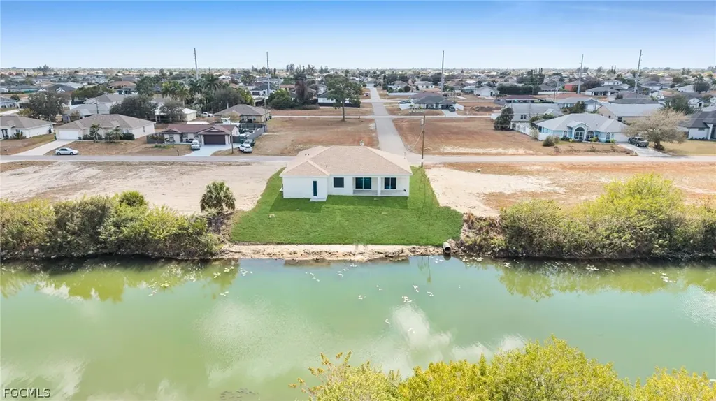 351 NE 25th Street Cape Coral FL 33909