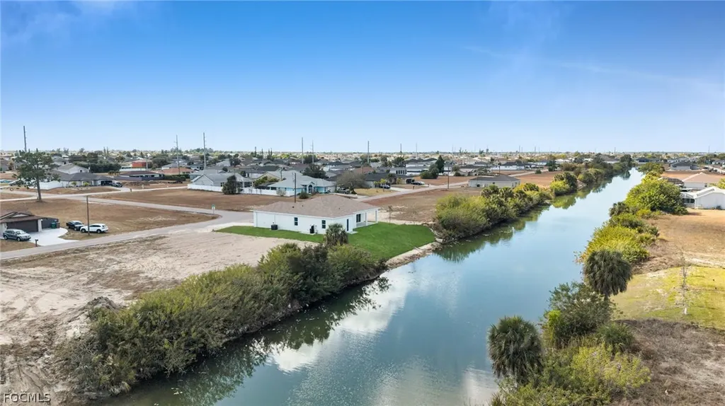 351 NE 25th Street Cape Coral FL 33909
