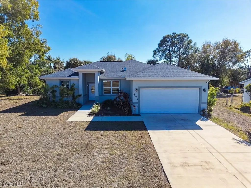 897 Iris Drive North Fort Myers FL 33903