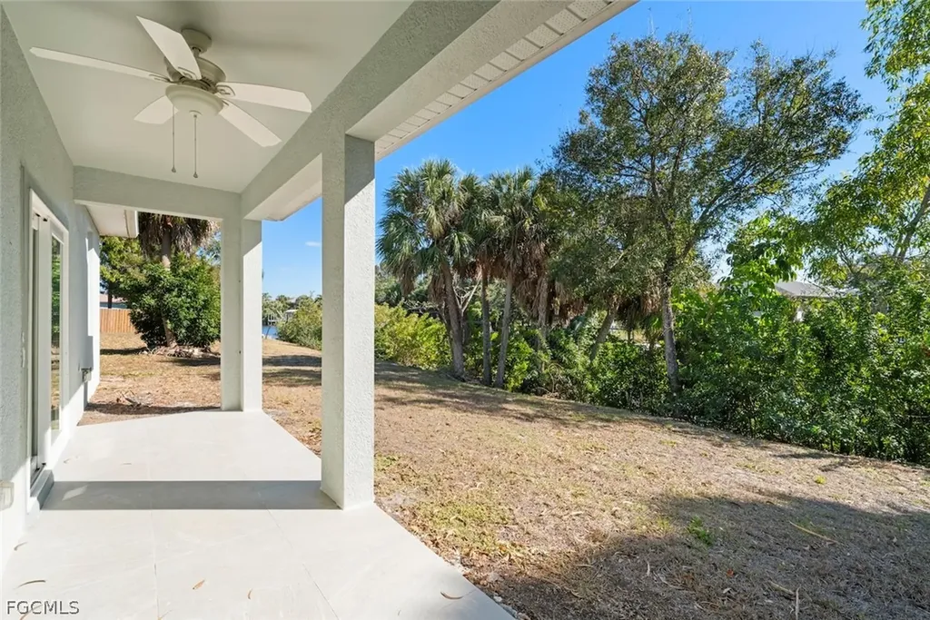 897 Iris Drive North Fort Myers FL 33903