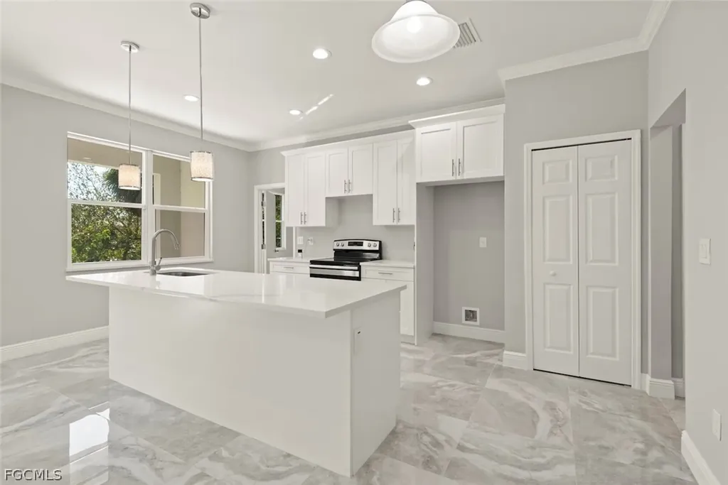 897 Iris Drive North Fort Myers FL 33903