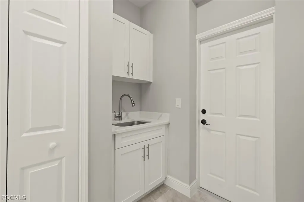 897 Iris Drive North Fort Myers FL 33903