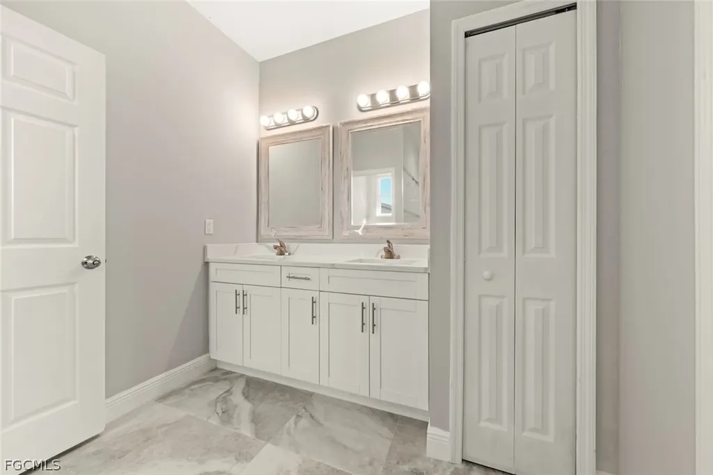 897 Iris Drive North Fort Myers FL 33903
