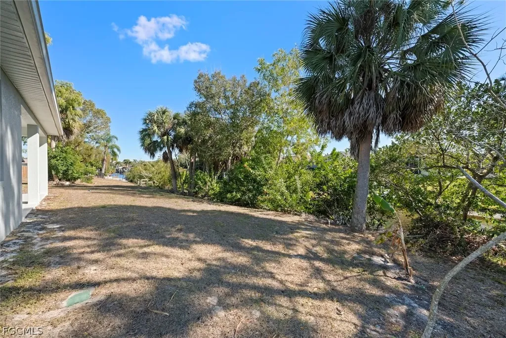 897 Iris Drive North Fort Myers FL 33903