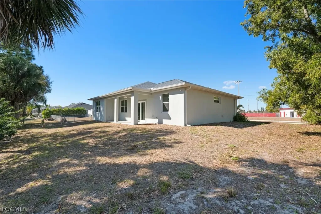 897 Iris Drive North Fort Myers FL 33903
