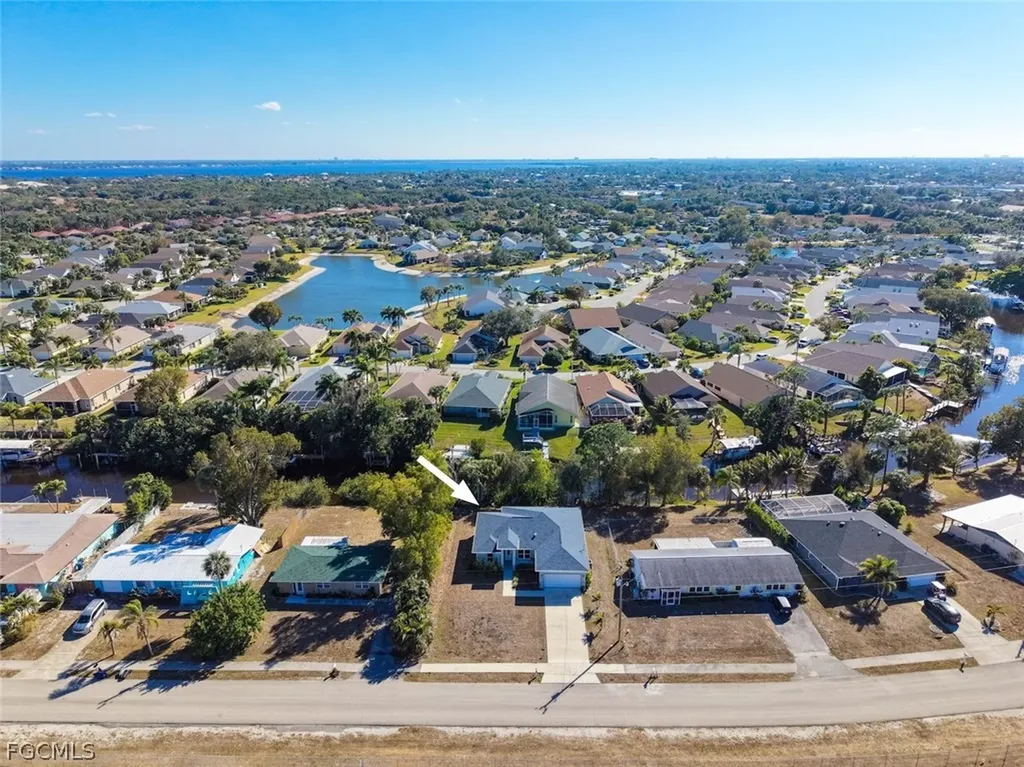 897 Iris Drive North Fort Myers FL 33903