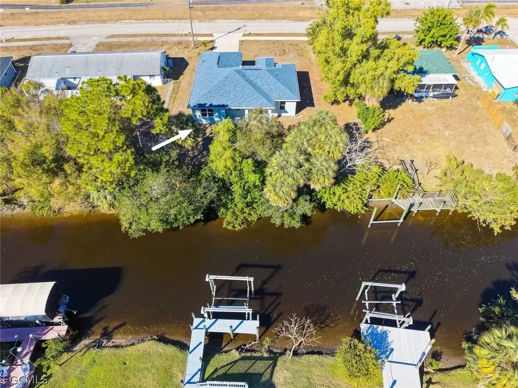 897 Iris Drive North Fort Myers FL 33903