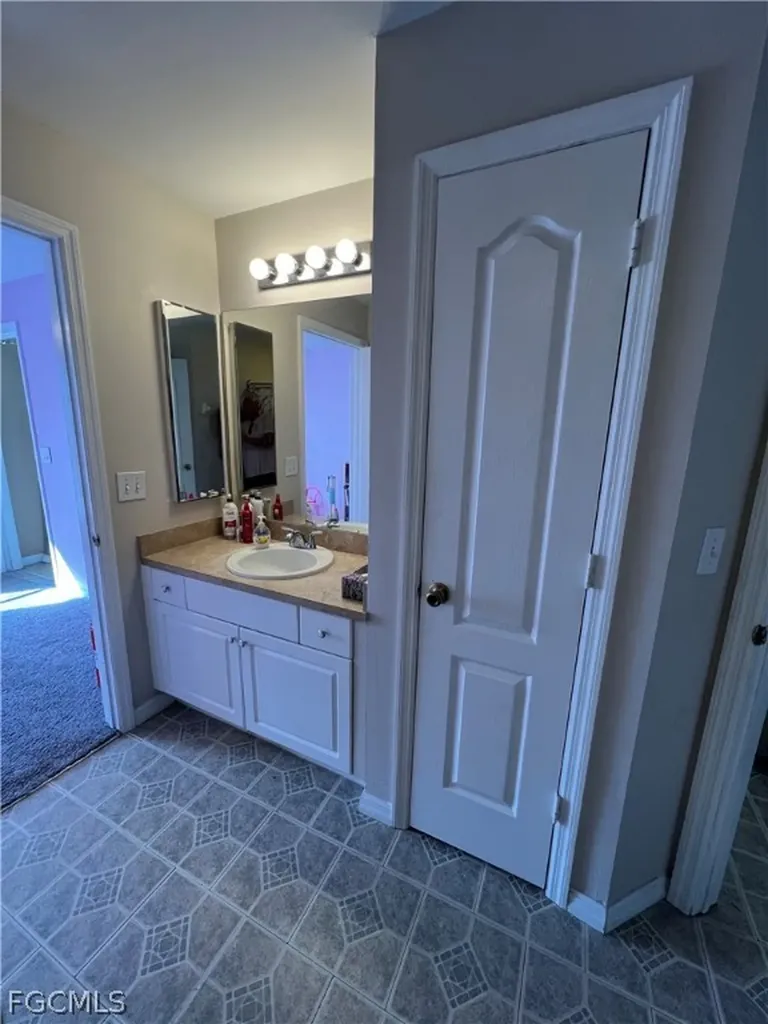 3446 NE 10th Avenue Cape Coral FL 33909