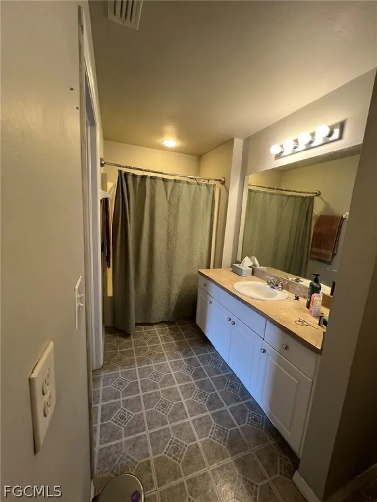 3446 NE 10th Avenue Cape Coral FL 33909