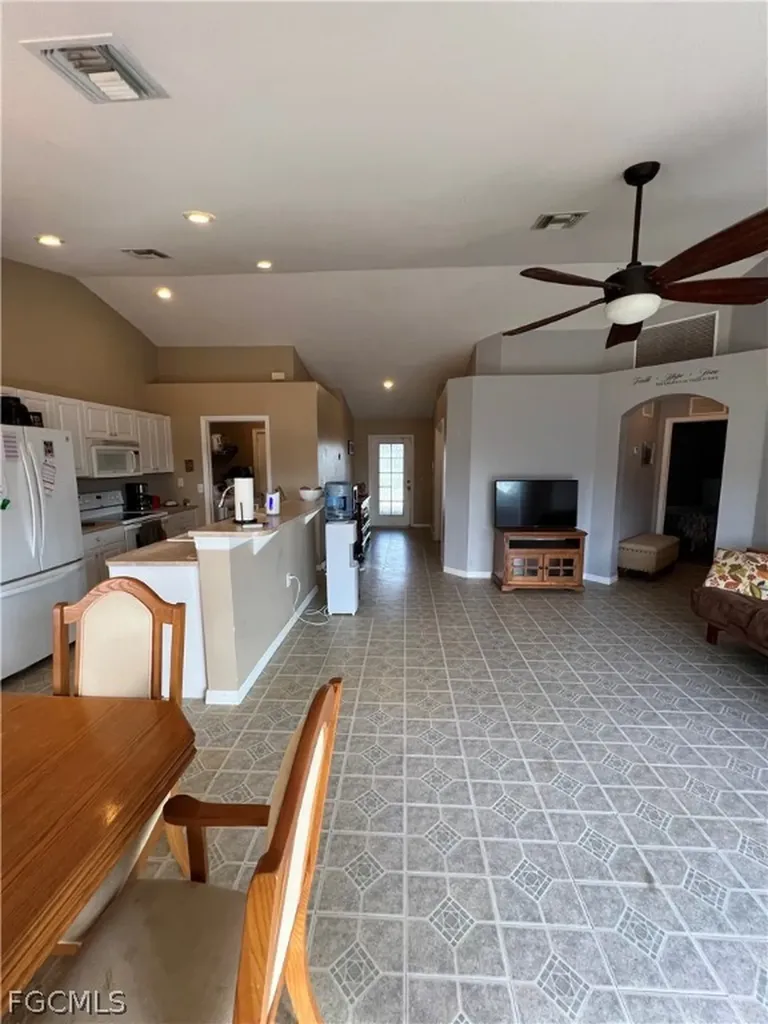 3446 NE 10th Avenue Cape Coral FL 33909