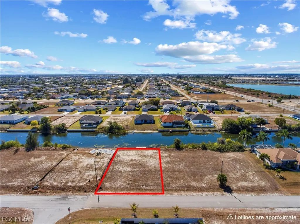 704 NW 9th Street Cape Coral FL 33993