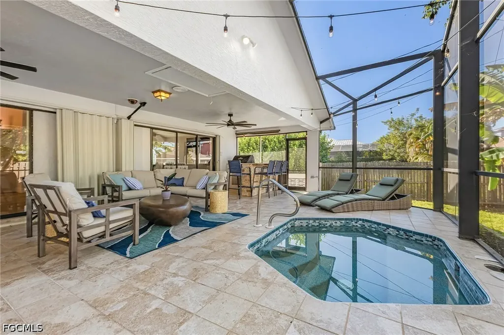 663 110th Avenue N Naples FL 34108