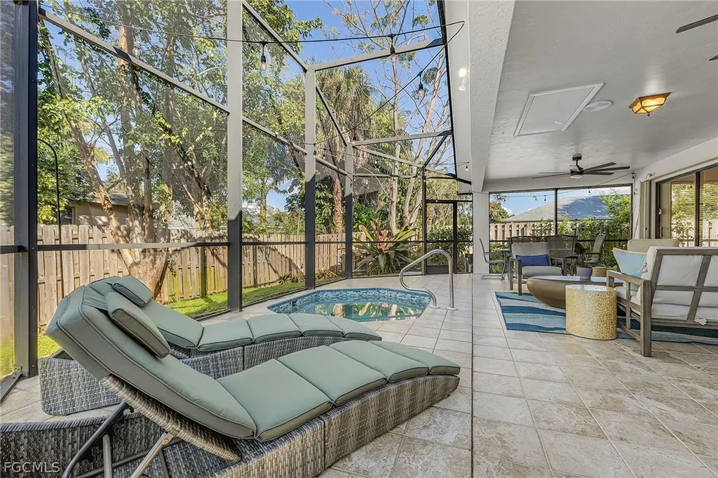 663 110th Avenue N Naples FL 34108