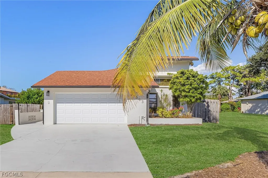 663 110th Avenue N Naples FL 34108