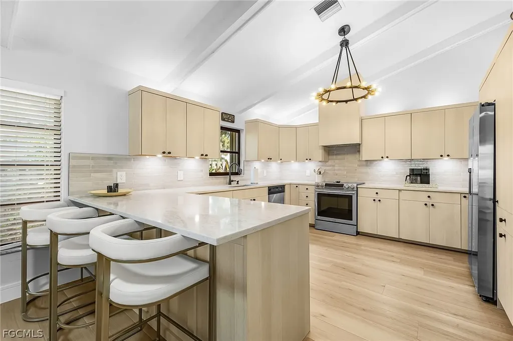 663 110th Avenue N Naples FL 34108