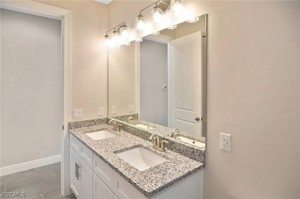 2504 NW 9th Avenue Cape Coral FL 33993