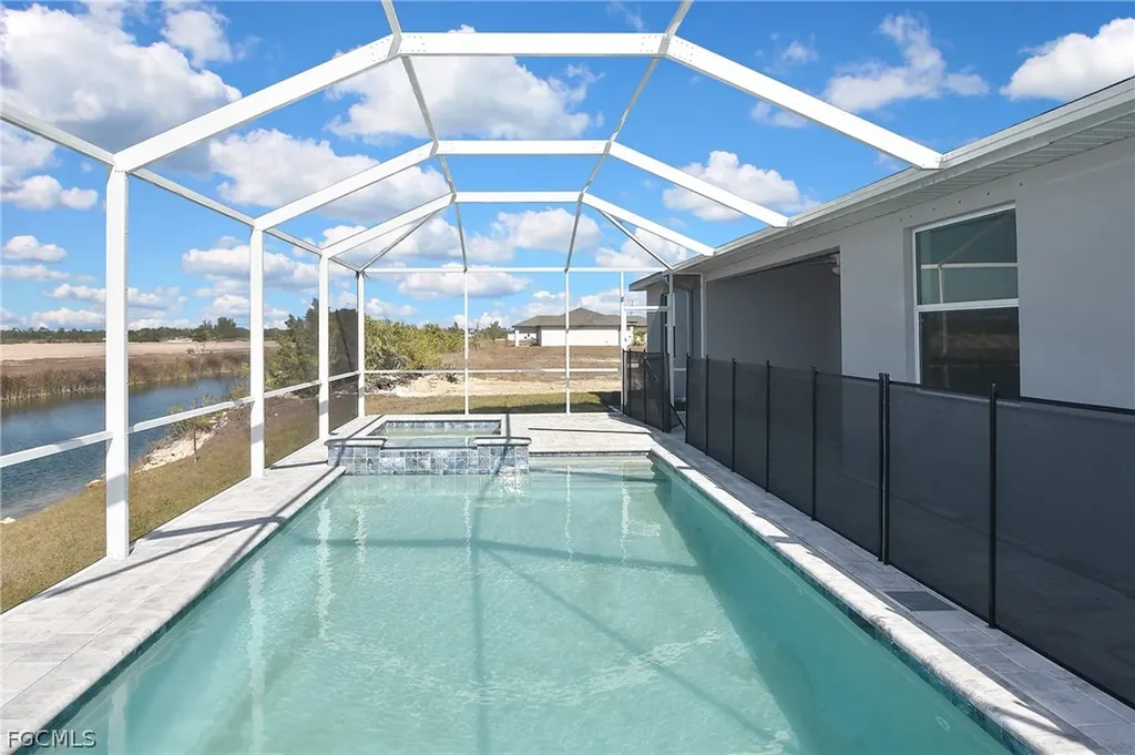 2504 NW 9th Avenue Cape Coral FL 33993