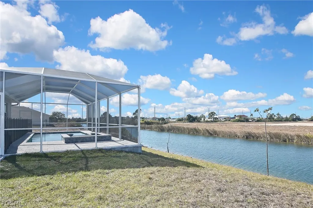 2504 NW 9th Avenue Cape Coral FL 33993