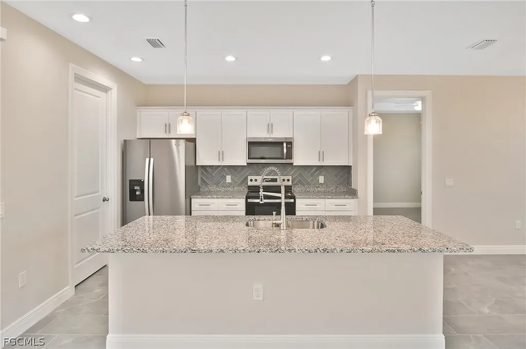 2504 NW 9th Avenue Cape Coral FL 33993