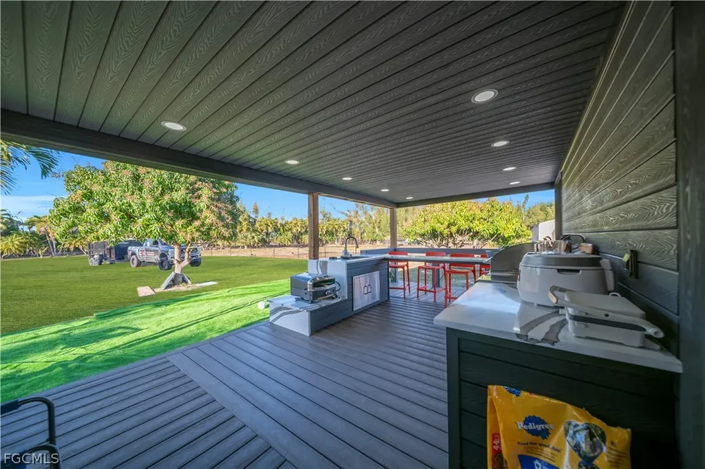 4882 Woodstock Road St. James City FL 33956