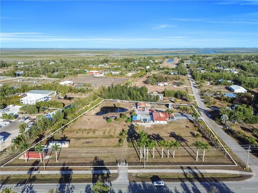 4882 Woodstock Road St. James City FL 33956