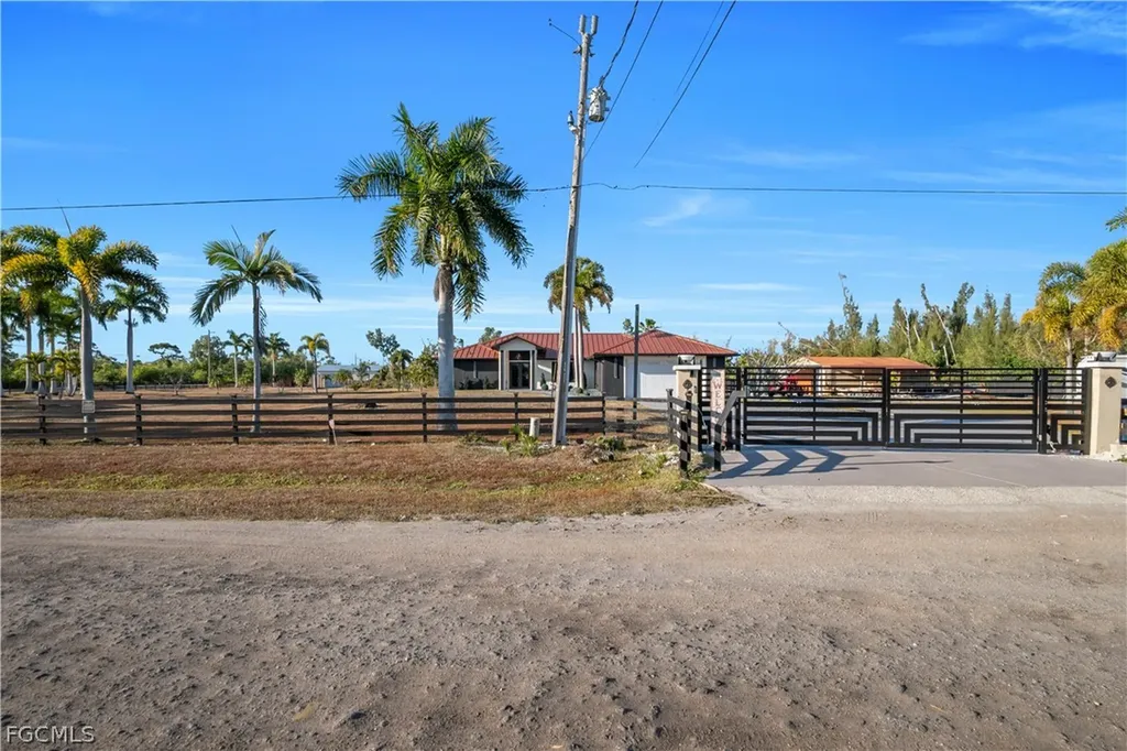 4882 Woodstock Road St. James City FL 33956