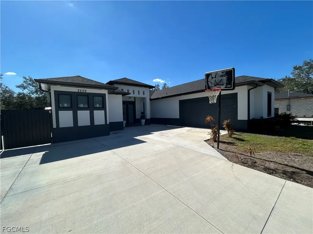 2509 65th Street W Lehigh Acres FL 33971