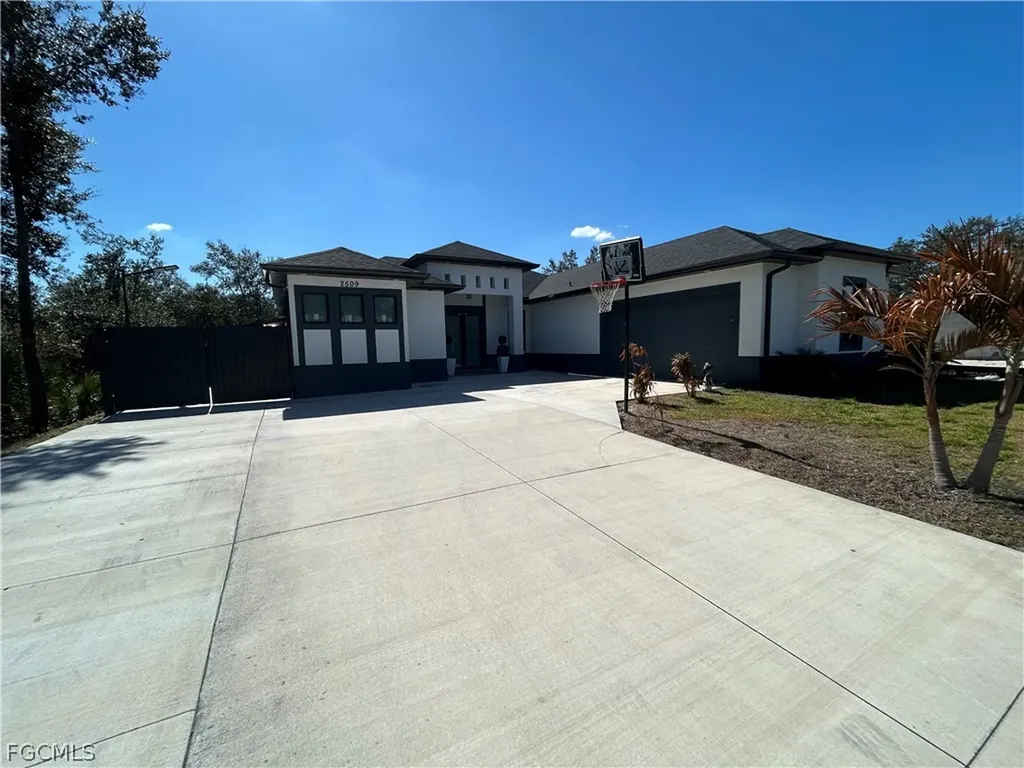 2509 65th Street W Lehigh Acres FL 33971