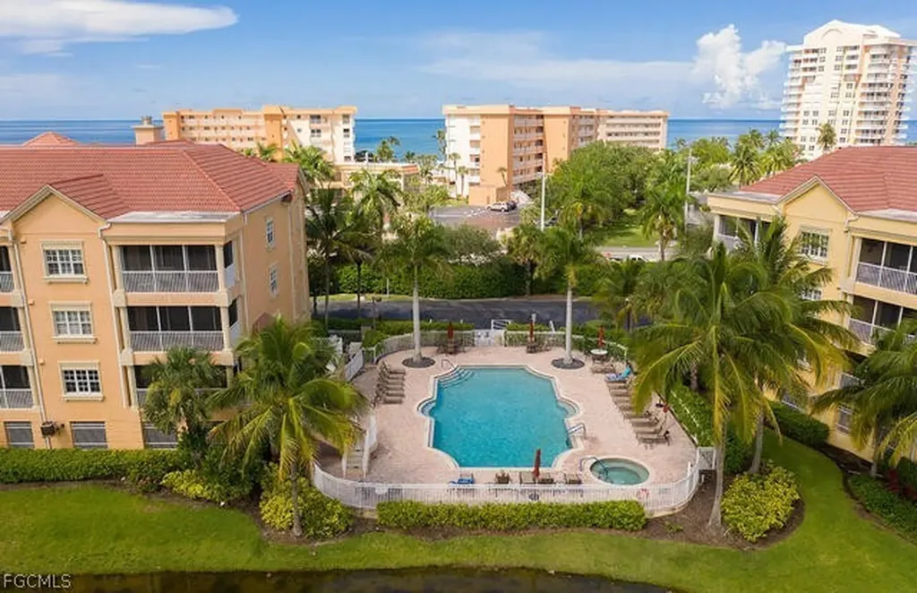 Fort Myers Beach FL, 7401 Bella Lago Drive, Unit 533
