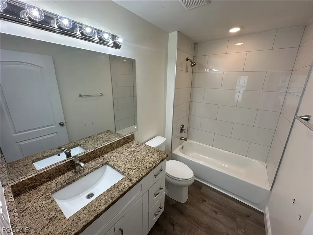 136 Francis Avenue Fort Myers FL 33916