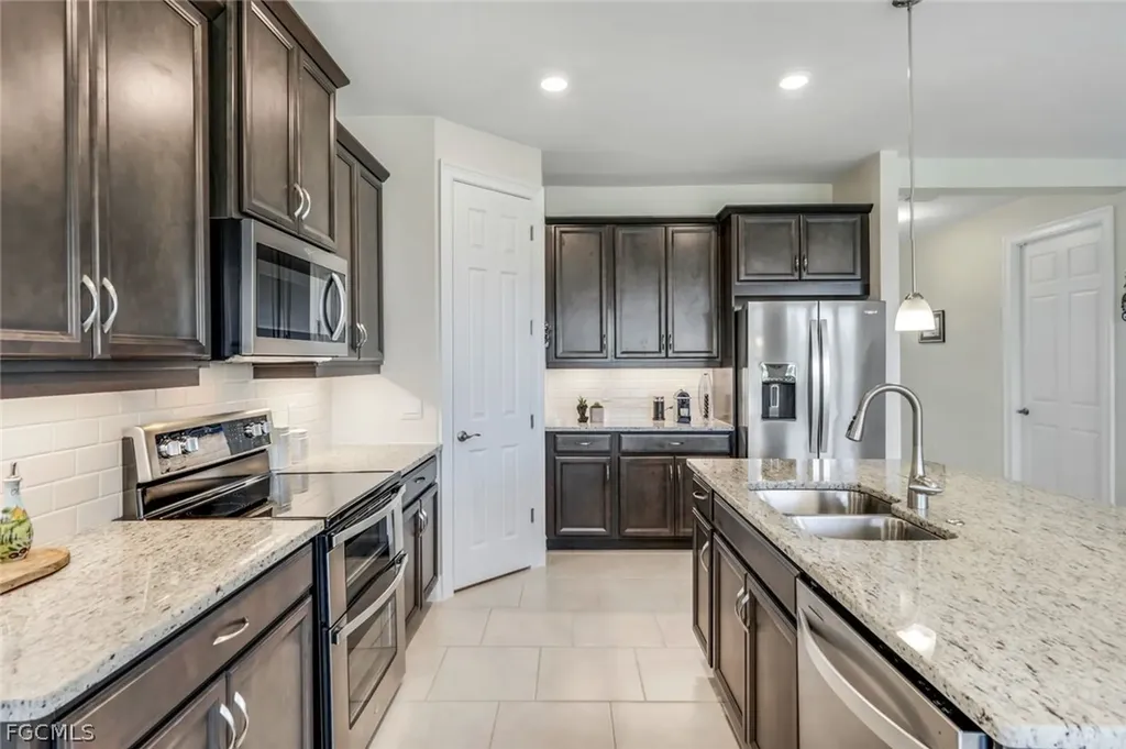 421 Coral Reef Place Cape Coral FL 33993