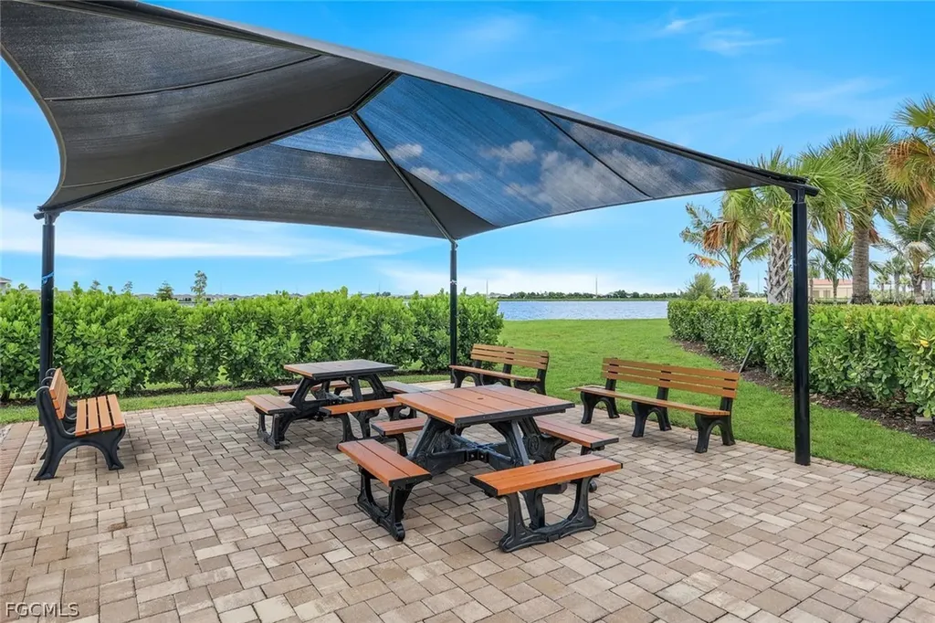 421 Coral Reef Place Cape Coral FL 33993