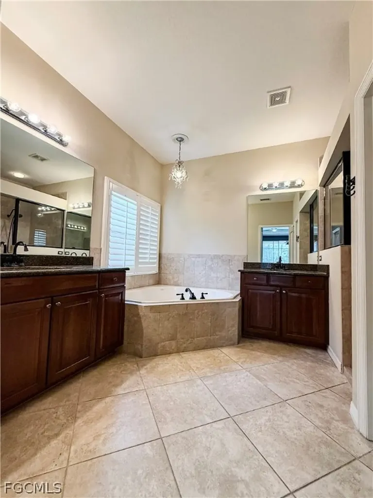 2822 Via Piazza Loop Fort Myers FL 33905