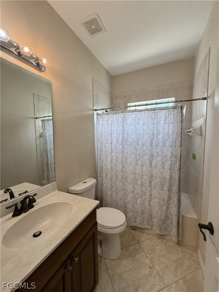 2822 Via Piazza Loop Fort Myers FL 33905