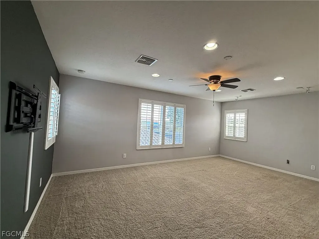 2822 Via Piazza Loop Fort Myers FL 33905