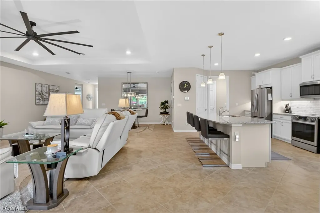 1807 SW 40th Terrace Cape Coral FL 33914