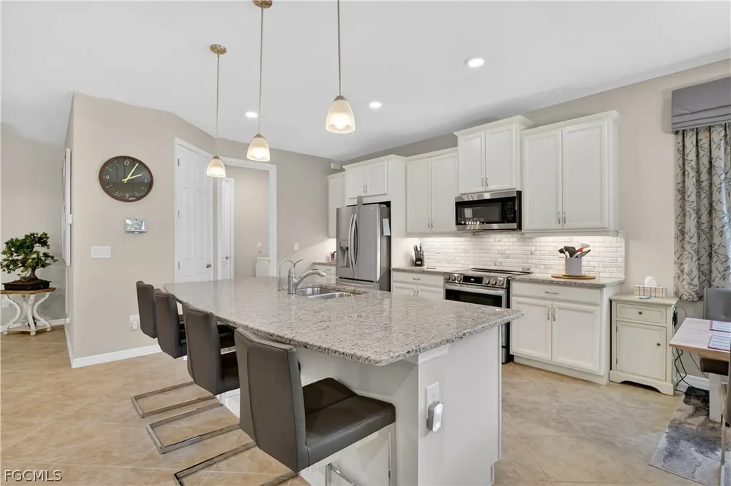 1807 SW 40th Terrace Cape Coral FL 33914