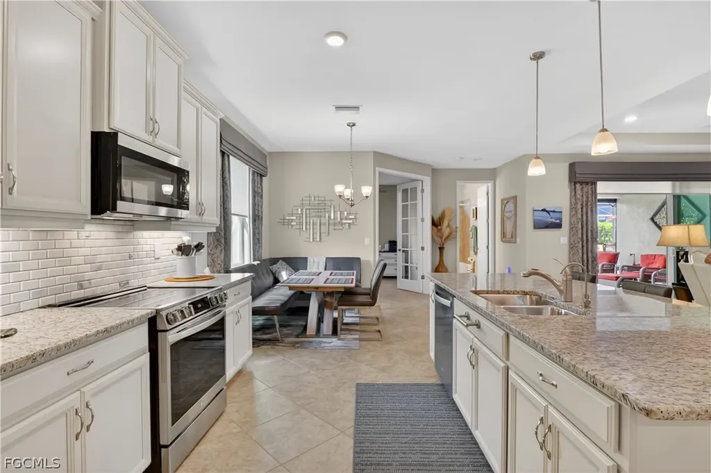 1807 SW 40th Terrace Cape Coral FL 33914
