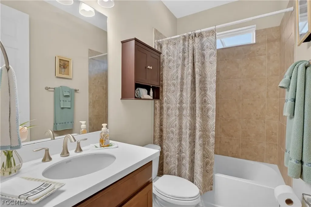 1807 SW 40th Terrace Cape Coral FL 33914