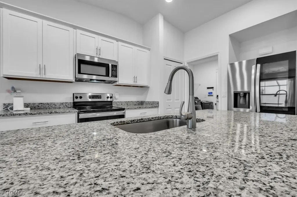 2816 NW 8th Place Cape Coral FL 33993