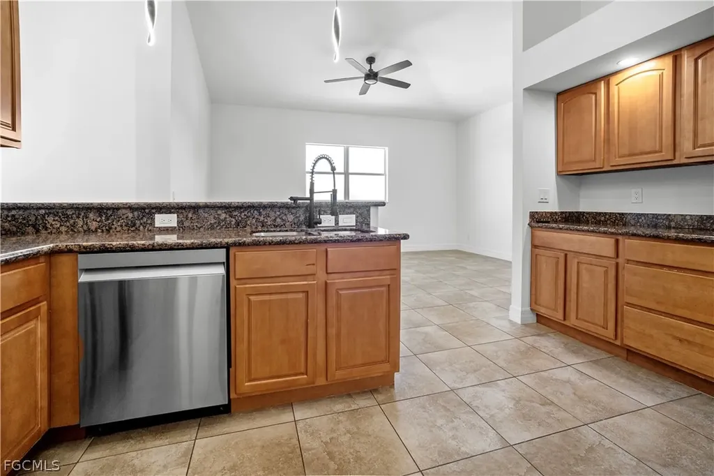 401 NW 27th Avenue Cape Coral FL 33993