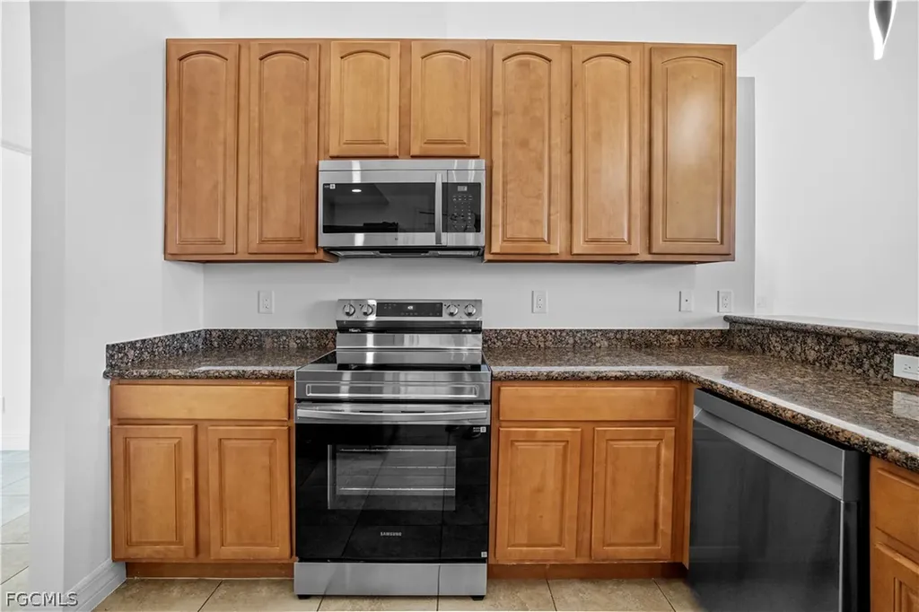 401 NW 27th Avenue Cape Coral FL 33993