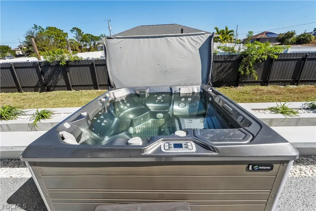 401 NW 27th Avenue Cape Coral FL 33993